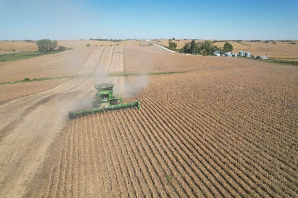 soy bean harvest, iowa harvest, hillco, hillco harvest, john deere
