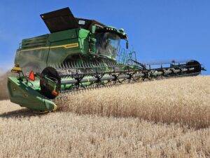 Hillco X9, Hillco Hillside, Hillside X9, john deere, Schwartz Brothers Farms, Hillco prototype, X9, wheat, grain saving